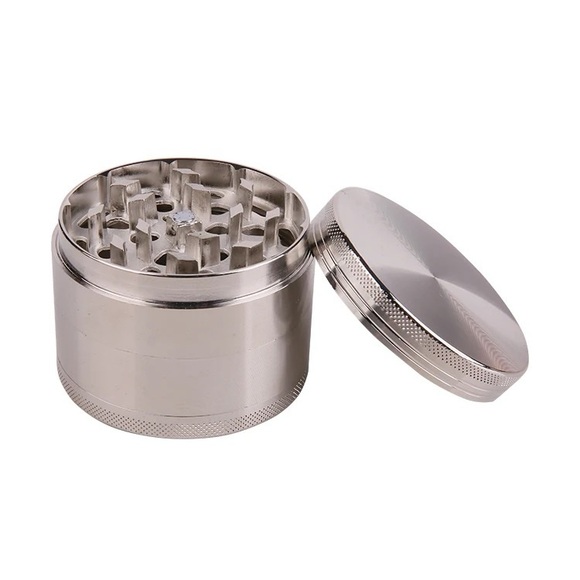 Silver 4 Parts Hand Grinder, Spice and Mills Shradder Strong Grip Grinder - Picture 2 of 3